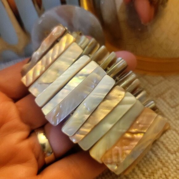 Jewelry - Vertical Bead Shell Bracelet